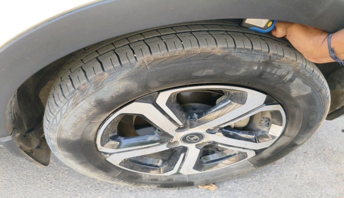 2023 Tata NEXON XZA PLUS DIESEL, Diesel, Automatic, 43,324 km, tyre