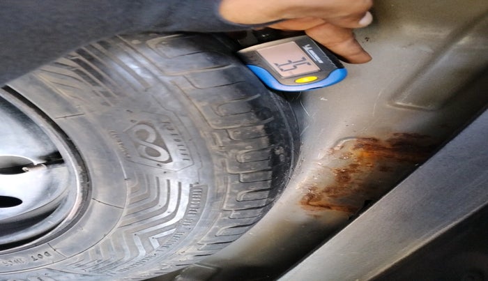 2011 Maruti Swift Dzire VXI, Petrol, Manual, 1,80,233 km, tyre