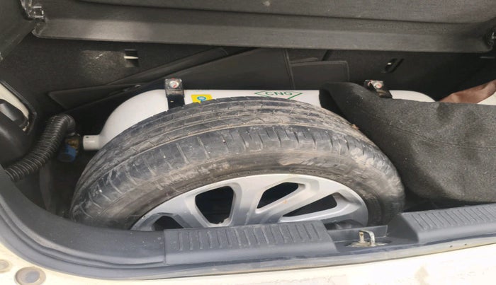 2023 Maruti Baleno  ZETA CNG 1.2L, Petrol, Manual, 66,619 km, tyre