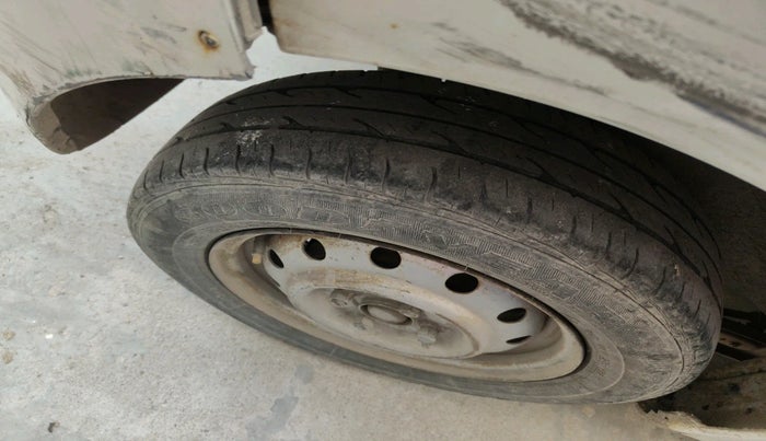 2011 Maruti Wagon R 1.0 LXI CNG, Petrol, Manual, 1,49,067 km, tyre