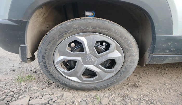 2024 Maruti BREZZA LXI S- CNG, Petrol, Manual, 36,577 km, tyre