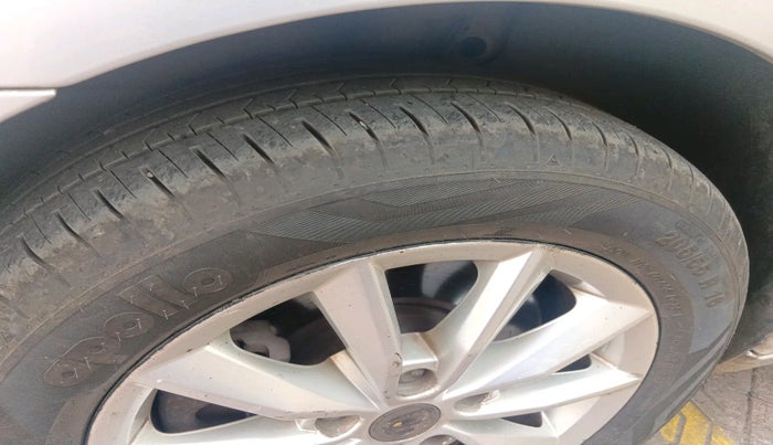 2015 Skoda Octavia STYLE PLUS AT 1.8 TSI, Petrol, Automatic, 65,975 km, tyre