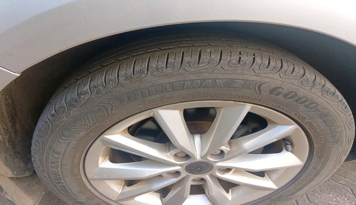 2015 Skoda Octavia STYLE PLUS AT 1.8 TSI, Petrol, Automatic, 65,975 km, tyre