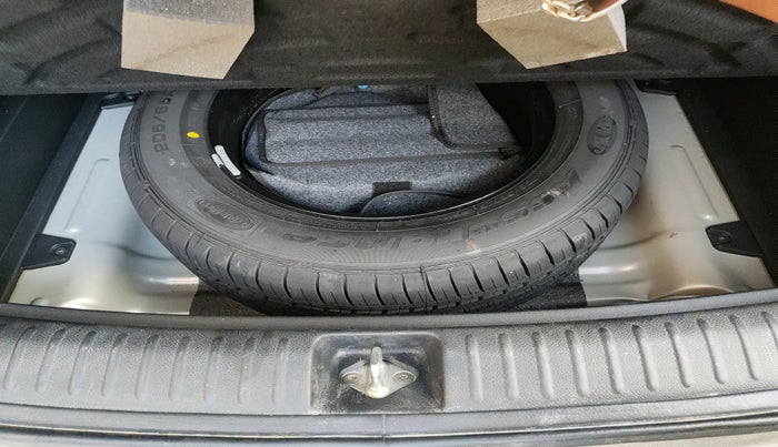 2022 KIA SELTOS HTK PLUS 1.5, Petrol, Manual, 33,591 km, tyre