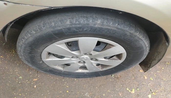 2011 Hyundai Verna TRANSFORM 1.5 CRDI, Diesel, Manual, 90,349 km, tyre