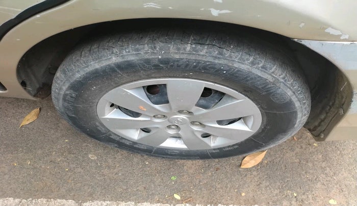 2011 Hyundai Verna TRANSFORM 1.5 CRDI, Diesel, Manual, 90,349 km, tyre