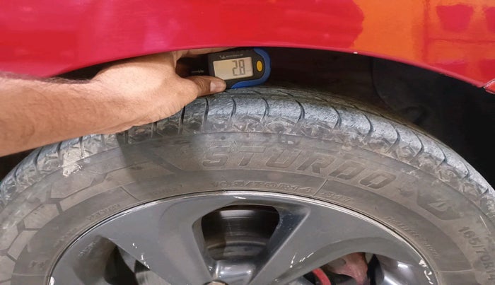 2018 Hyundai Grand i10 SPORTZ 1.2 KAPPA VTVT DUAL TONE, Petrol, Manual, 69,566 km, tyre