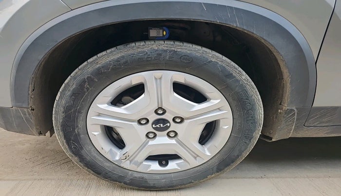2021 KIA SONET HTK PLUS 1.5 AT, Diesel, Automatic, 71,917 km, tyre