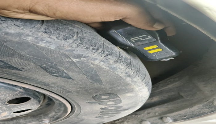 2011 Maruti Swift Dzire VDI, Diesel, Manual, 1,22,491 km, tyre