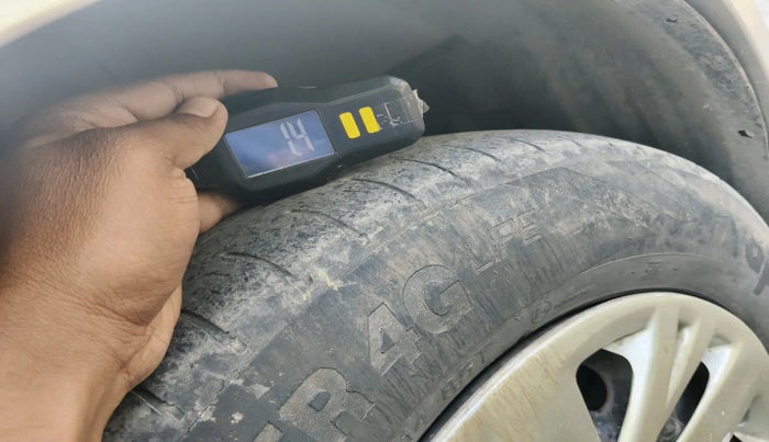 2011 Maruti Swift Dzire VDI, Diesel, Manual, 1,22,491 km, tyre