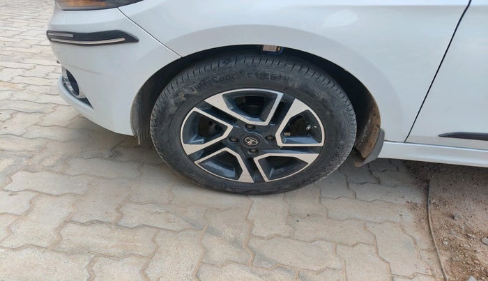 2019 Tata Tiago XZA PLUS PETROL, Petrol, Automatic, 70,430 km, tyre