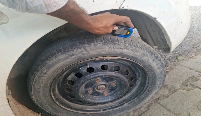 2011 Maruti Wagon R 1.0 VXI, Petrol, Manual, 2,46,529 km, tyre