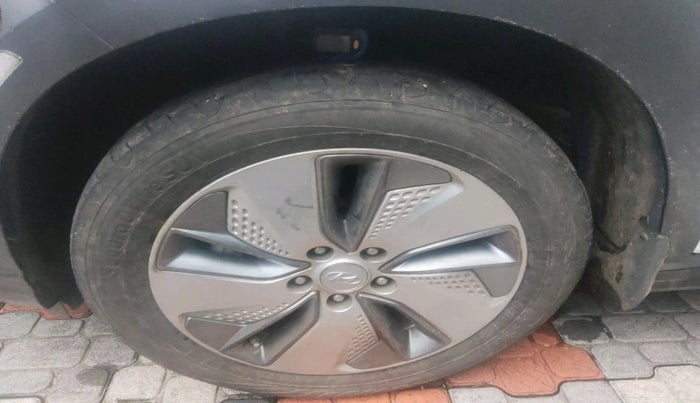 2023 Hyundai KONA ELECTRIC PREMIUM, Electric, Automatic, 59,237 km, tyre