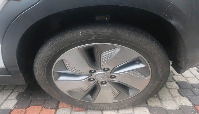 2023 Hyundai KONA ELECTRIC PREMIUM, Electric, Automatic, 59,237 km, tyre