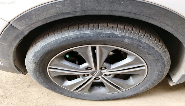 2017 Hyundai Creta SX PLUS AT 1.6 DIESEL, Diesel, Automatic, 1,19,547 km, tyre