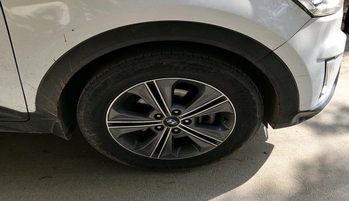 2017 Hyundai Creta SX PLUS AT 1.6 DIESEL, Diesel, Automatic, 1,19,547 km, tyre