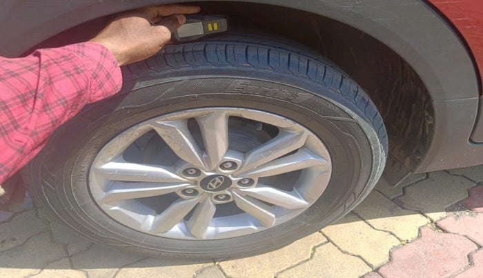 2016 Hyundai Creta SX 1.6 DIESEL, Diesel, Manual, 1,32,000 km, tyre