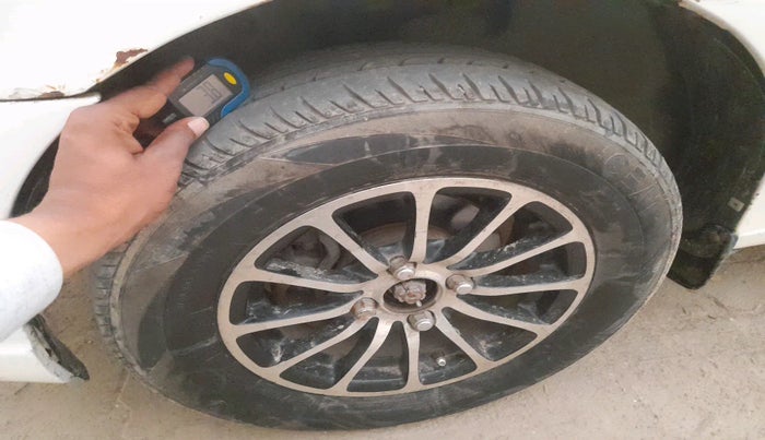 2010 Hyundai Accent GLE, Petrol, Manual, 95,247 km, tyre