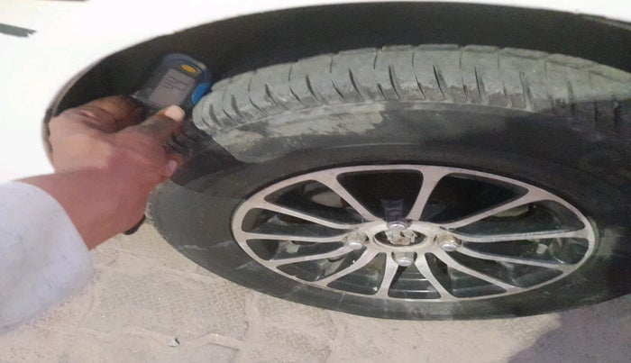 2010 Hyundai Accent GLE, Petrol, Manual, 95,247 km, tyre