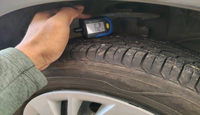 2021 Maruti Ertiga VXI CNG, Petrol, Manual, 76,354 km, tyre