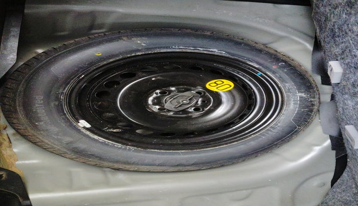 2020 Toyota Glanza V CVT, Petrol, Automatic, 1,09,352 km, tyre