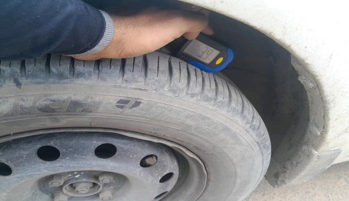 2015 Maruti Swift VDI, Diesel, Manual, 73,358 km, tyre