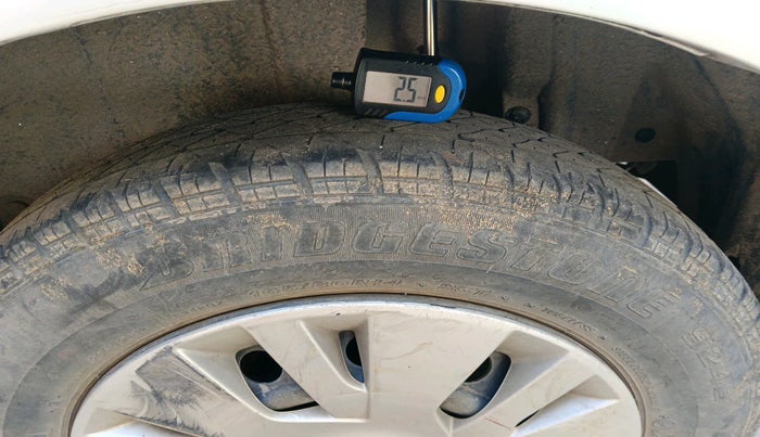 2013 Maruti Swift VXI, Petrol, Manual, 91,124 km, tyre