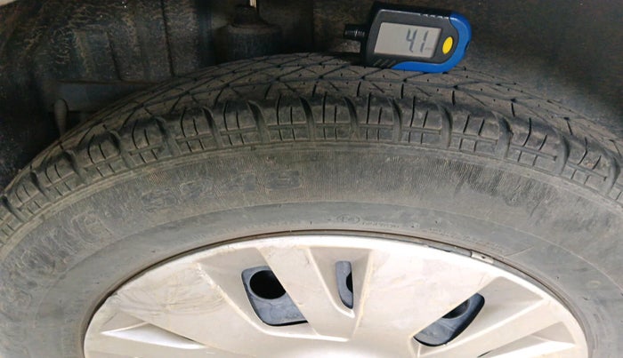 2013 Maruti Swift VXI, Petrol, Manual, 91,124 km, tyre
