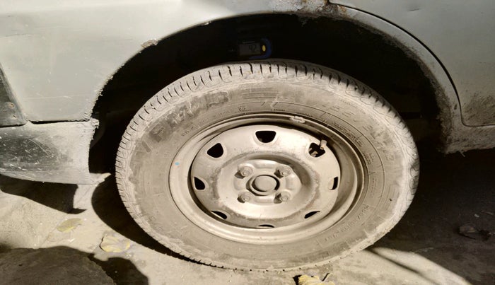 2018 Maruti Eeco 7 STR, Petrol, Manual, 1,37,171 km, tyre