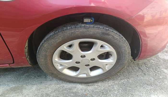 2013 Renault Scala RXZ PETROL AT, Petrol, Automatic, 90,263 km, tyre