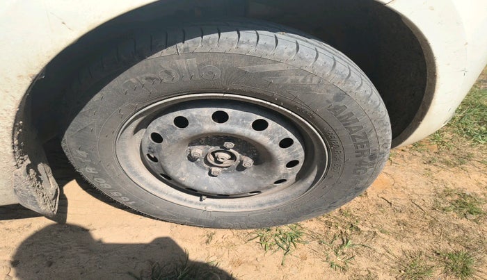 2019 Maruti Dzire VXI, Petrol, Manual, 1,14,000 km, tyre