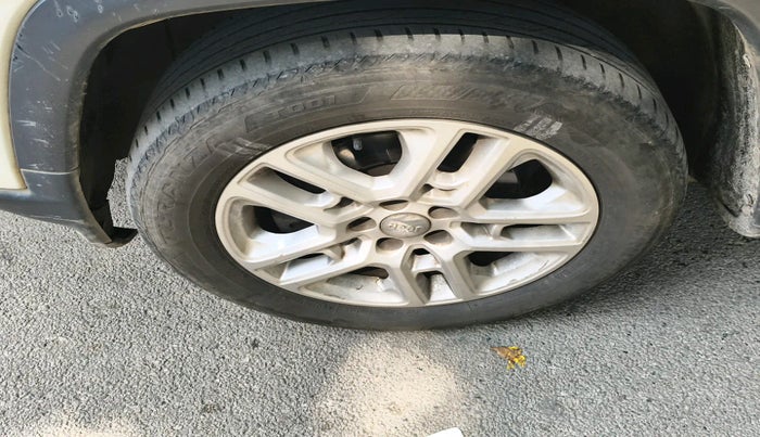 2017 Jeep Compass LIMITED 2.0 DIESEL, Diesel, Manual, 1,20,141 km, tyre