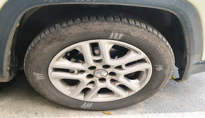 2017 Jeep Compass LIMITED 2.0 DIESEL, Diesel, Manual, 1,20,141 km, tyre