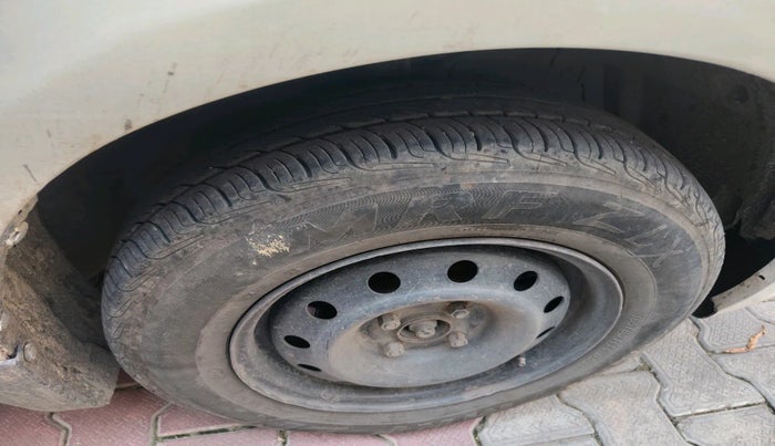 2016 Maruti Swift Dzire VDI ABS, Diesel, Manual, 1,91,005 km, tyre