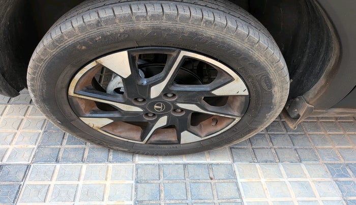 2023 Tata PUNCH CREATIVE  AMT, Petrol, Automatic, 50,974 km, tyre