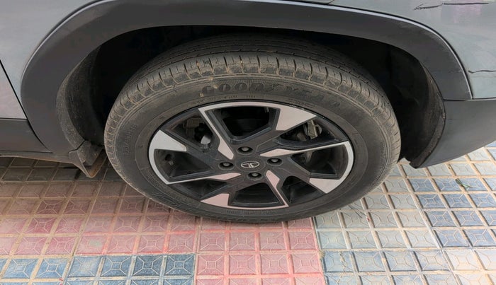 2023 Tata PUNCH CREATIVE  AMT, Petrol, Automatic, 50,974 km, tyre