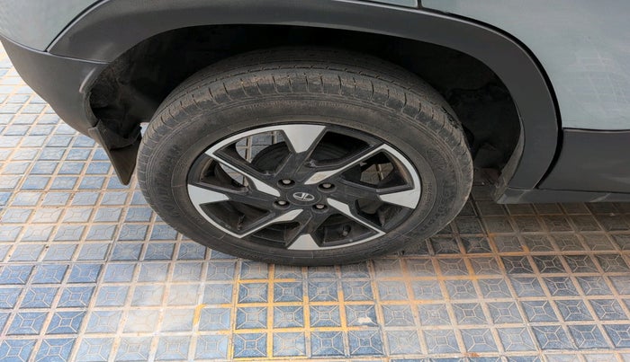 2023 Tata PUNCH CREATIVE  AMT, Petrol, Automatic, 50,974 km, tyre