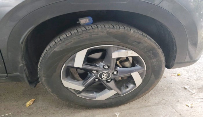 2022 Hyundai VENUE S+ 1.2, Petrol, Manual, 19,092 km, tyre