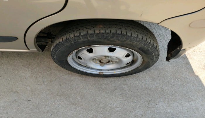 2010 Maruti Alto K10 LXI, Petrol, Manual, 1,05,079 km, tyre