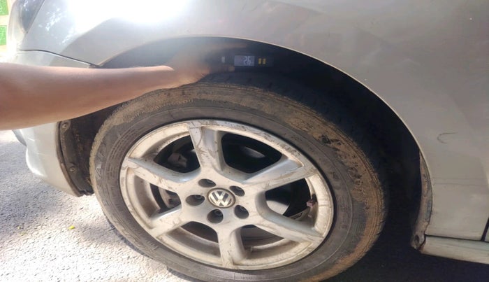2013 Volkswagen Vento HIGHLINE DIESEL 1.6, Diesel, Manual, 1,31,257 km, tyre