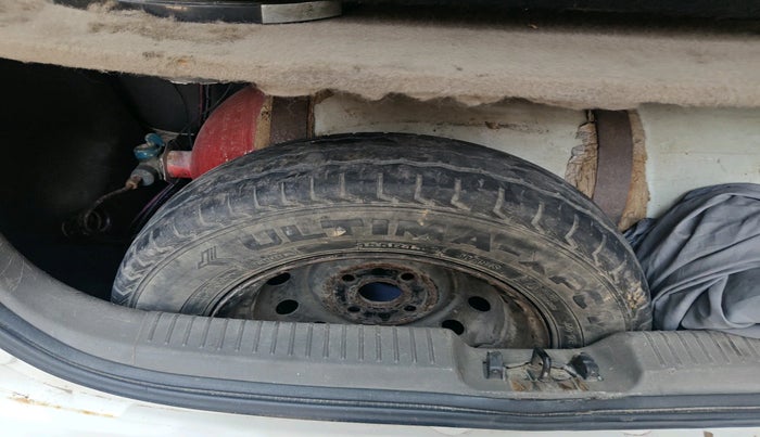 2014 Hyundai i10 MAGNA 1.1, Petrol, Manual, 60,975 km, tyre