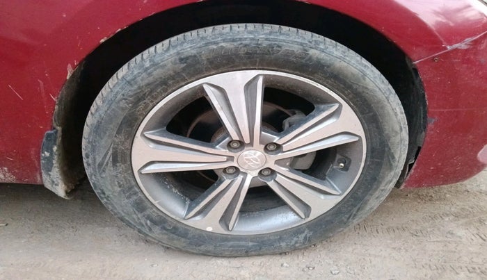 2017 Hyundai Verna 1.6 CRDI SX + AT, Diesel, Automatic, 62,837 km, tyre