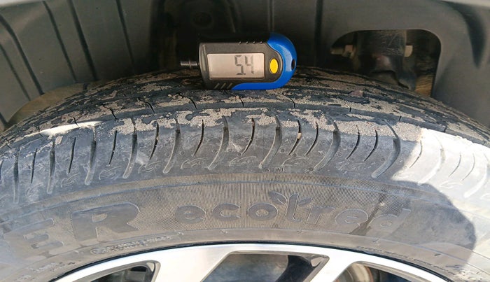 2022 Mahindra XUV300 W8 (O) 1.2 PETROL, Petrol, Manual, 42,819 km, tyre