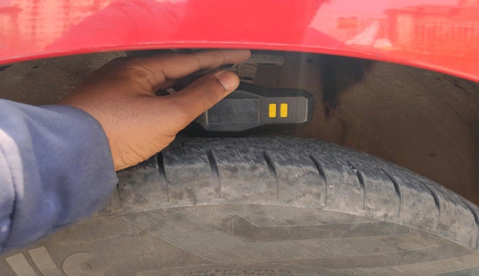 2018 Maruti Swift ZXI AMT, Petrol, Automatic, 75,132 km, tyre