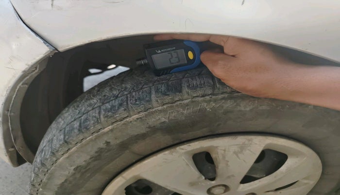 2010 Hyundai i10 SPORTZ 1.2, Petrol, Manual, 1,17,821 km, tyre