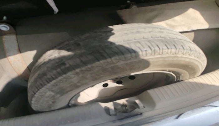 2010 Hyundai i10 SPORTZ 1.2, Petrol, Manual, 1,17,821 km, tyre