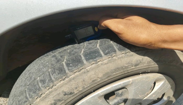 2010 Hyundai i10 SPORTZ 1.2, Petrol, Manual, 1,17,821 km, tyre