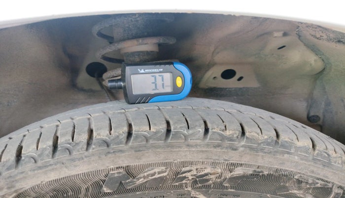 2018 Maruti Wagon R 1.0 VXI, Petrol, Manual, 1,74,064 km, tyre