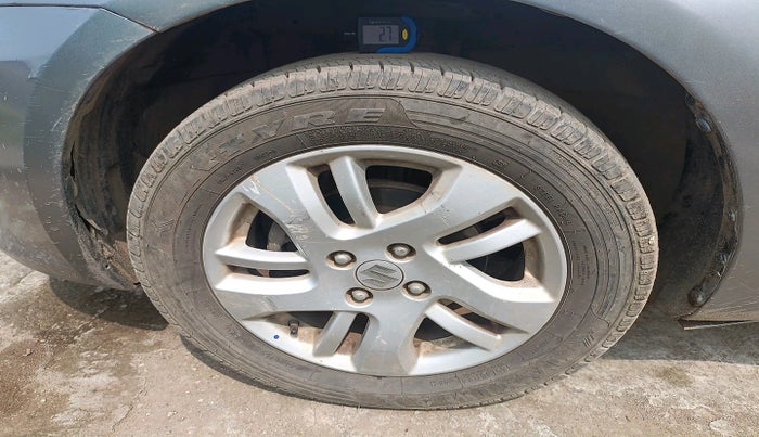 2013 Maruti Swift ZXI, Petrol, Manual, 87,041 km, tyre
