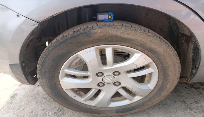 2013 Maruti Swift ZXI, Petrol, Manual, 87,041 km, tyre